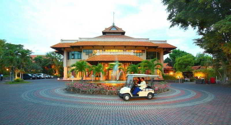 Equator Hotel Surabaia Exterior foto